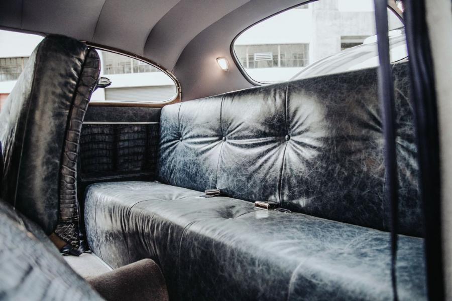 Интерьер Hudson Commodore Eight Club Coupe by ICON 2019 года  (фото 28 из 40)